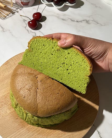 Matcha Fluffy Cake