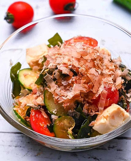 Wakame Salad (Japanese Seaweed Salad) with Cucumber
