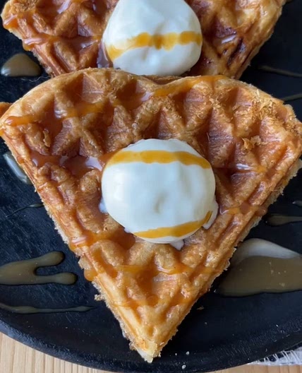Salted Caramel Apple Pie 