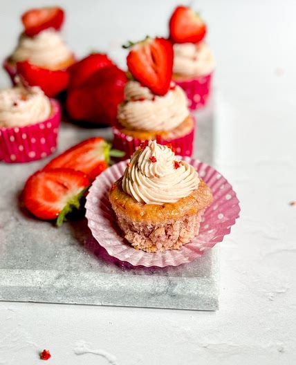 87 calorie strawberry cupcakes