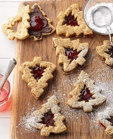 Chocolate-Strawberry Pretzel Cookies