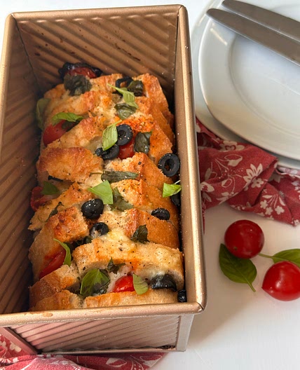 Pull apart Tear and Share Garlic and Cheese Loaf 