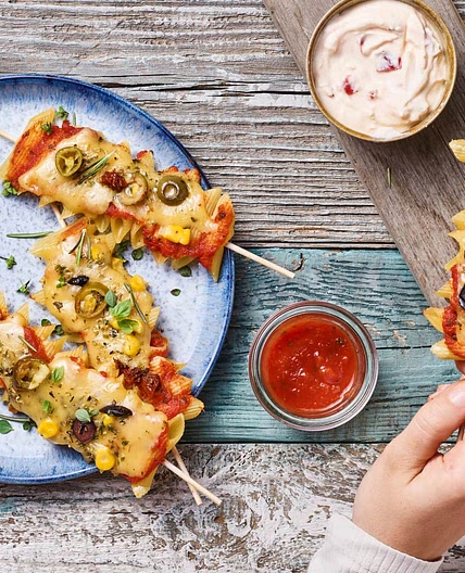 Schnelle Nudelspieße – Pizza-Pasta-Sticks