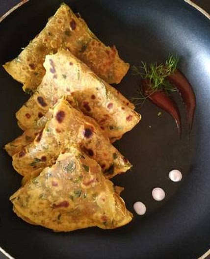 गुजराती मेथी थेपला (Gujarati Methi Thepla recipe in Hindi)