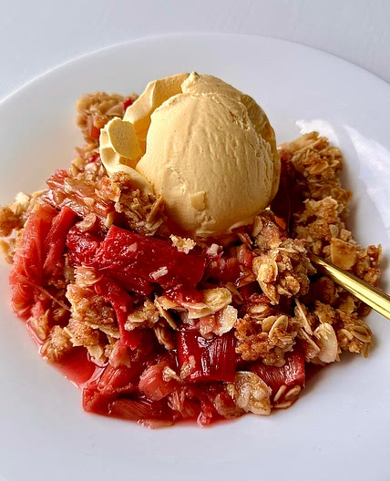Extra Crunchy Rhubarb Crumble 