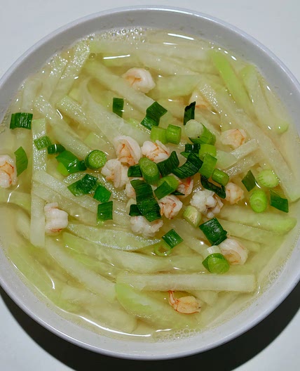 Kohlrabi Soup with Shrimp