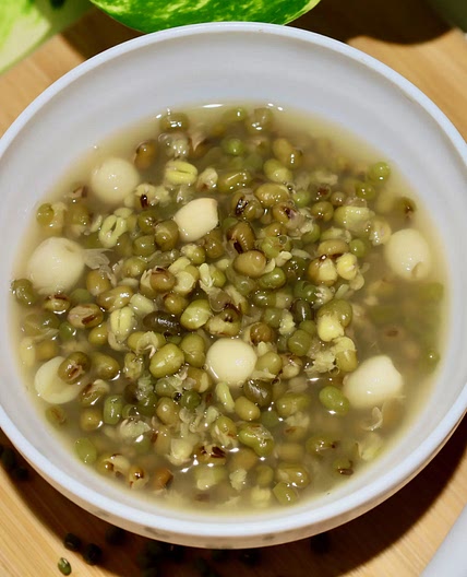 Vietnamese Mung Bean Sweet Soup
