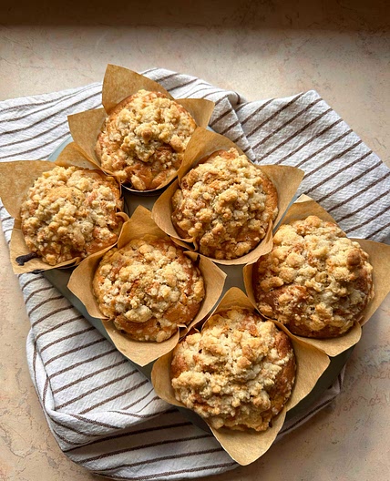 Peach crumble muffins 🧡