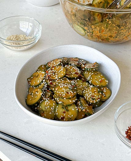 Spicy peanut cucumber salad