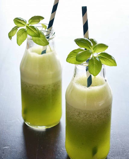Frosty Basil Lemonade Smoothie - That Healthy Kitchen