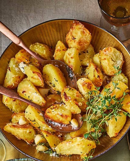 Thyme & Garlic roasted potatoes