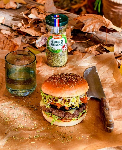 Recette de Burger fait maison avec sauce au cheddar