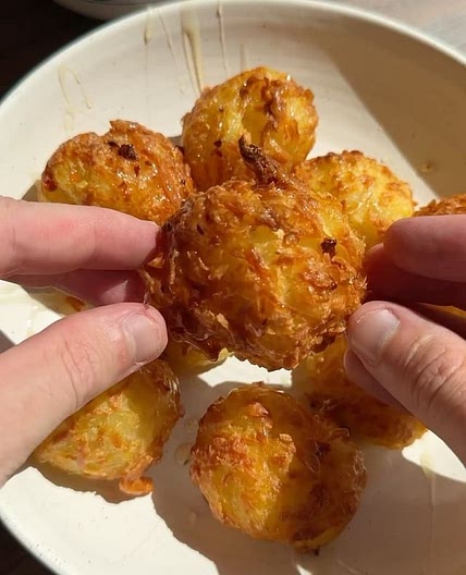 Air Fryer Crispy Halloumi &amp; Potato Tots 🥔 🧀&nbsp;(Serves 2&n