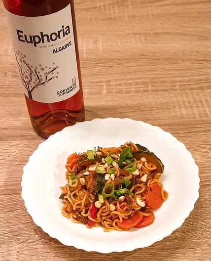 Nouilles aux lanières de steak à la sauce asiatique