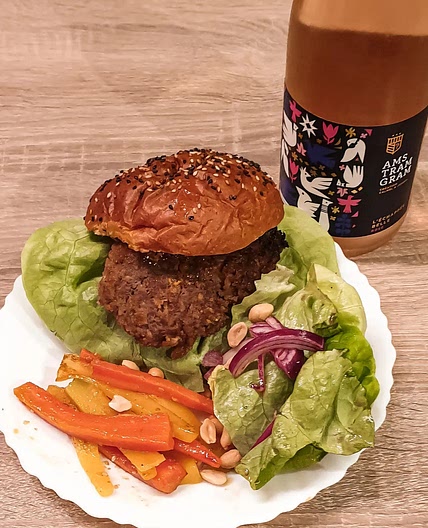 Burger avec une pointe asiatique