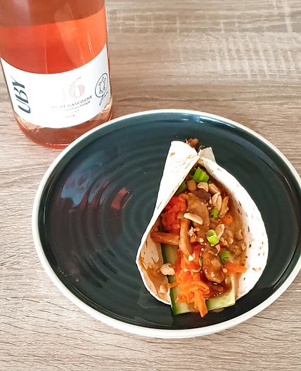 Tortilla de poulet crudité