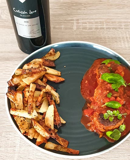 Boulettes sauce tomate et frites maison