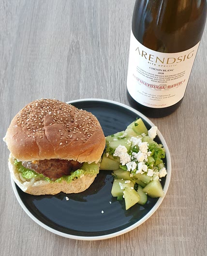 Hamburgers et salade de melon estivale