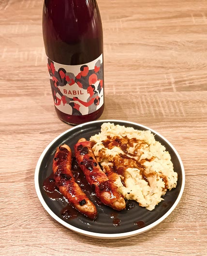 Stoemp de panais & poireau avec saucisses de porc lardées