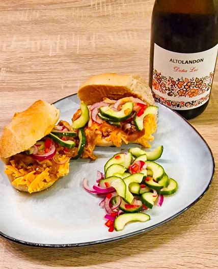 Sandwich au poulet effiloché maison