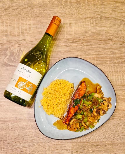 Filet de saumon mariné à l'orientale avec couscous perlé