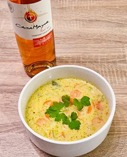 Soupe asiatique au curry au poulet & pommes de terre