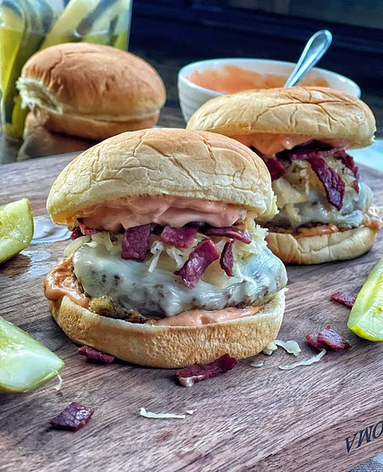 Reuben-Style Cheeseburger