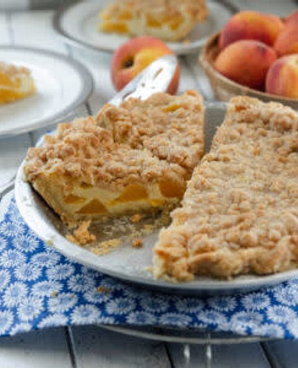 Streusel topped Peach Pie