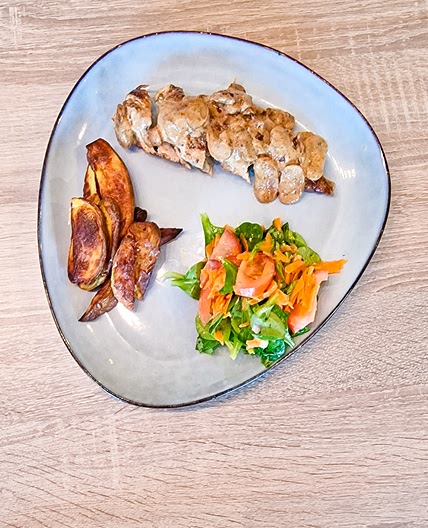 Filet de poulet aux champignons à la crème grenailles rôties