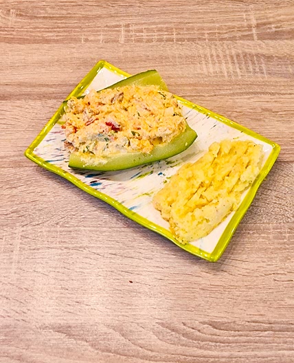 Courgettes farcies ricotta, poulet chorizo