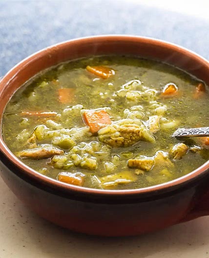 Aguadito de pollo soup