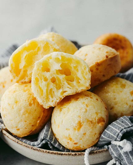 Brazilian Cheese Bread (Pão de Queijo)