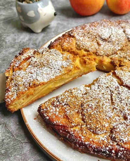 Apple Cake - more apples than dough