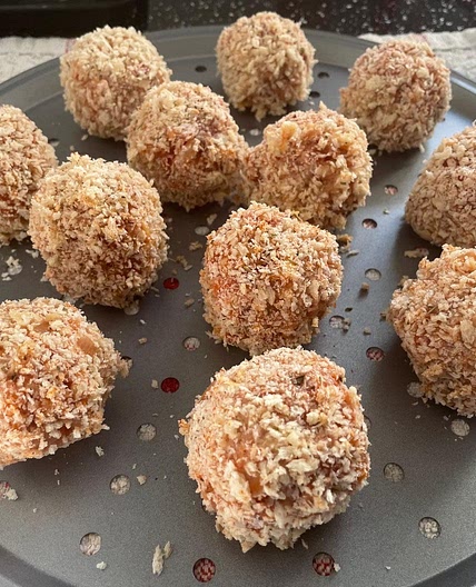 Tomato and garlic arancini (oven baked)