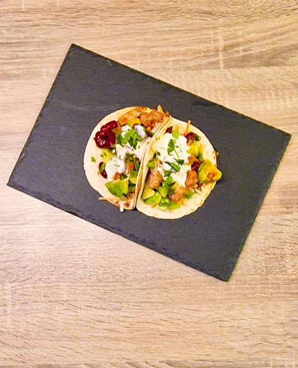 Tacos moelleux au filet de porc, salsa d'avocat