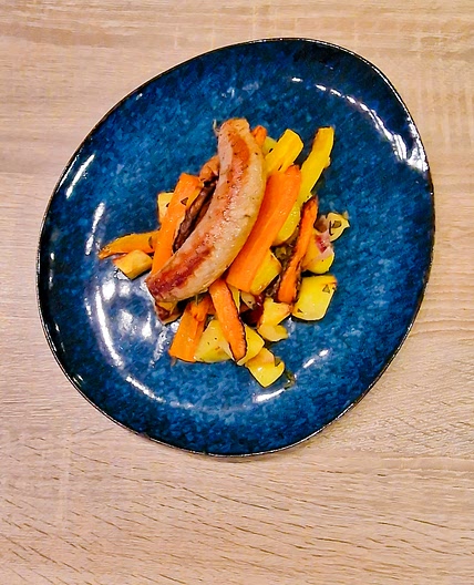 Saucisses de porc au cheddar avec pommes de terre