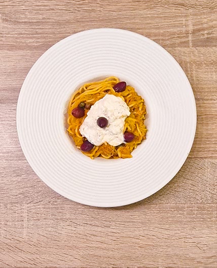 Courge spaghetti au thon capre et courgettes burrata