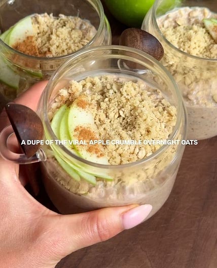 Make the Viral Apple crumble overnight oats
