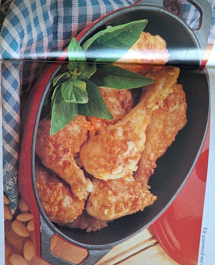 Kip gegarneerd met amandelen
