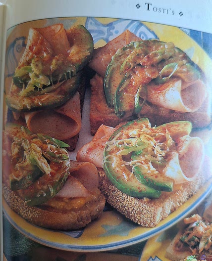 Tosti met kop, mais en avocado