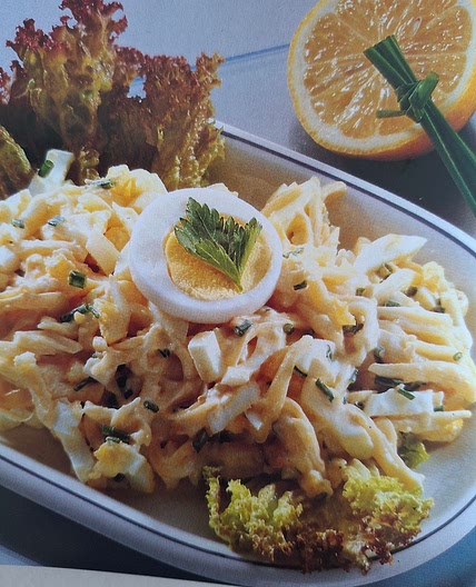 Eisalade met kaas en bieslook