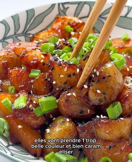 Pommes de terre caramélisées au miel et à la sauce soja. Pour 2-
