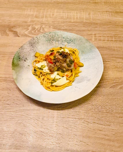 Filet mignon de porc garni de mozzarella spaghetti