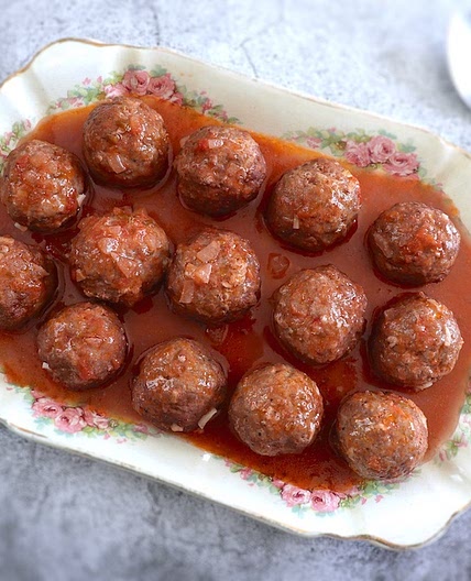 Almôndegas em molho de tomate