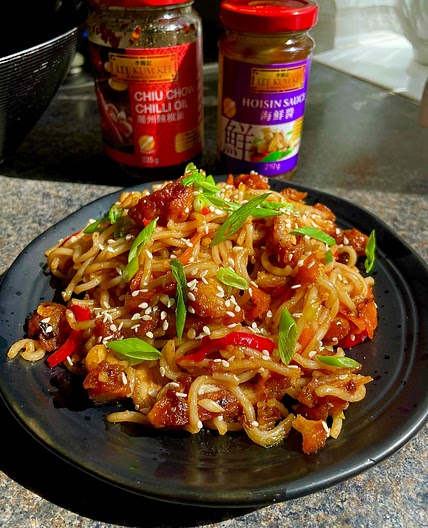 10 min hoisin noodles with crispy chicken