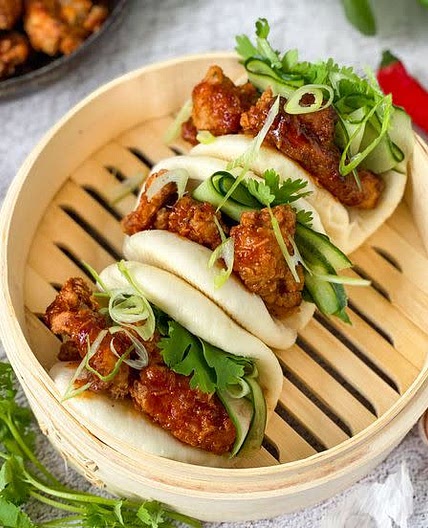 Crispy chicken bao buns