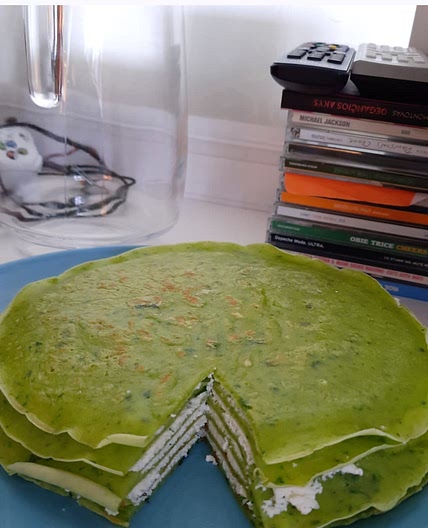 Pancakes with spinach and cottage cheese