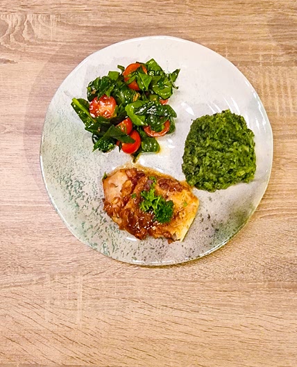 Filet de merlu au four en sauce soja-moutarde purée de pommes de terre-épinards