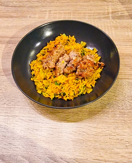 Pain de viande asiatique au miso riz, chou pointu et jeune oignon