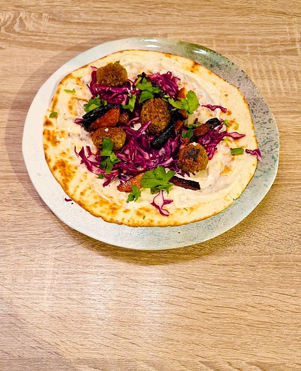 Wraps aux falafels sauce tahin-yaourt et chou rave